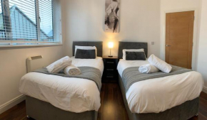 Zen Quality Beautiful 2 Bedroom Apartment 4 single beds with Free Parking and Wifi close to Alexander Stadium